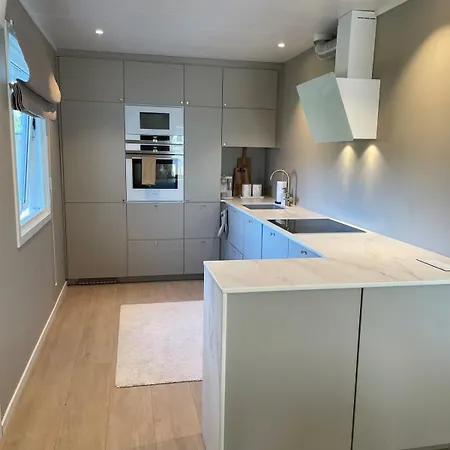Villa Modern Detached House Near *